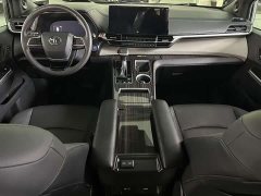 Toyota Grevias 2.5L Hybrid Flagship VIP Edition - photo 6