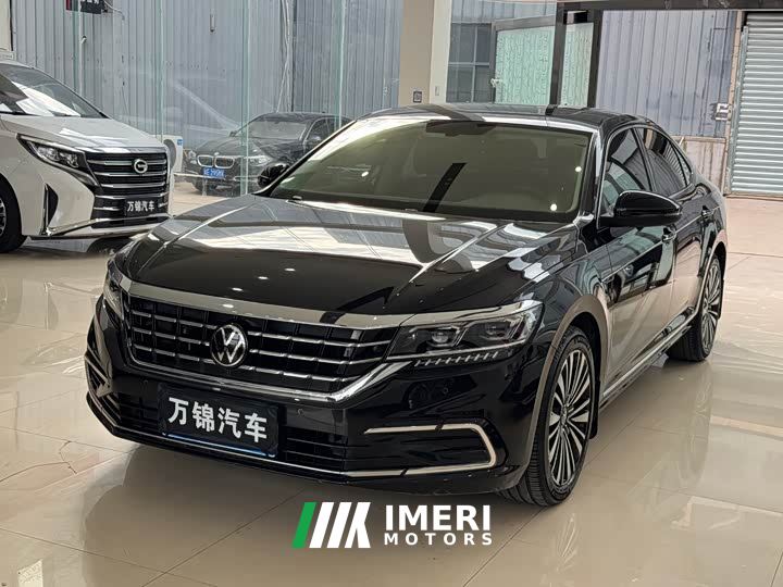Volkswagen Passat 330TSI Luxury