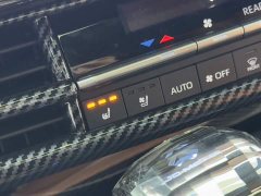 Toyota Sienna 2.5L Hybrid AWD Premium - фото 17