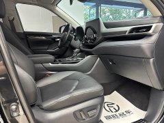 Toyota Highlander 2.5L Intelligent Hybrid AWD Premium 7-Seater - фото 10