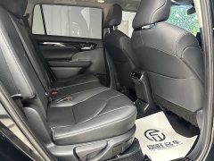Toyota Highlander 2.5L Intelligent Hybrid AWD Premium 7-Seater - фото 11