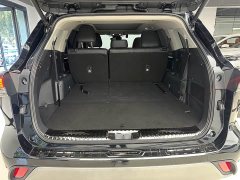 Toyota Highlander 2.5L Intelligent Hybrid AWD Premium 7-Seater - фото 17