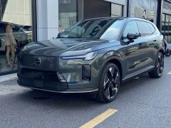 Volvo XC70 Plug-in Hybrid All-Wheel Drive Extended Range Ultra - ფოტო 1