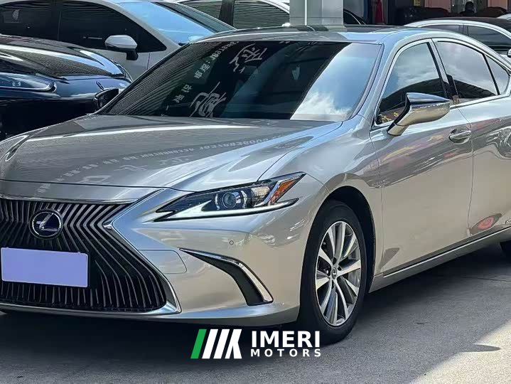 Lexus ES 300h Excellence - ავტომობილი ჩინეთიდან