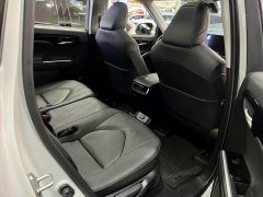 Toyota Highlander Hybrid 2.5L AWD Premium 7-Seater - photo 8