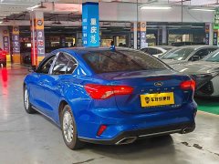Ford Focus Sedan EcoBoost 180 Automatic Trend - ფოტო 11