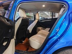 Ford Focus Sedan EcoBoost 180 Automatic Trend - ფოტო 13