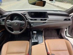 Lexus ES 300h Premium Edition - ფოტო 8
