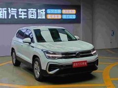 Volkswagen Touareg 300TSI Two-Wheel Drive Crescent Edition - фото 2