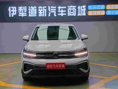 Volkswagen Touareg 300TSI Two-Wheel Drive Crescent Edition - фото 3