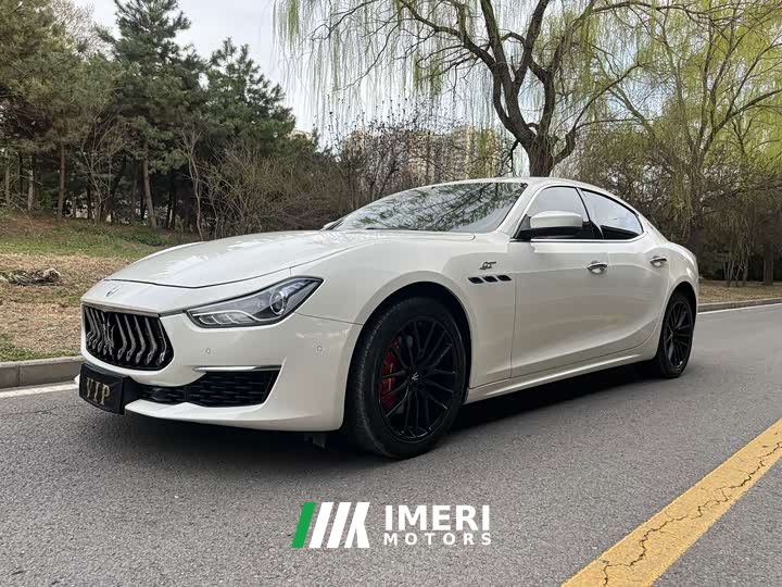 Maserati Ghibli 2.0T GT Sharp Edition