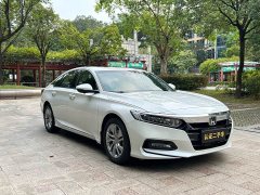 Honda Accord 260TURBO Luxury National V - фото 2