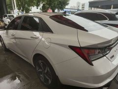 Hyundai Elantra 1.5L CVT Luxury - фото 10