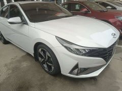 Hyundai Elantra 1.5L CVT Luxury - фото 2