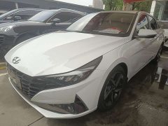 Hyundai Elantra 1.5L CVT Luxury - фото 3