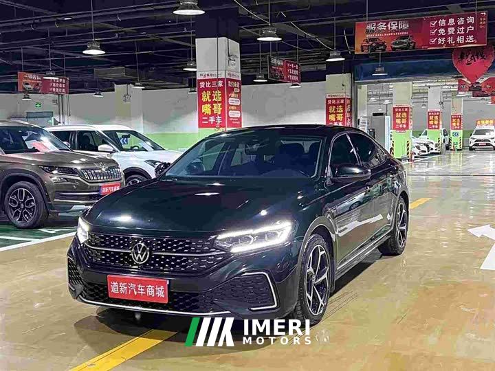 Volkswagen Passat Outstanding Edition 380TSI Starry Sky Dragon Prestige