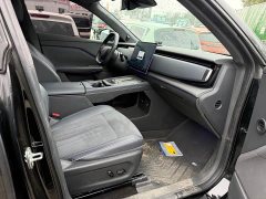 Voyah Lantu Zhiyin Four-Wheel Drive Global Edition - photo 8