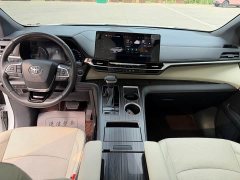 Toyota Sienna 2.5L Hybrid Premium Edition - photo 6