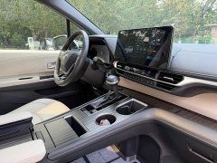 Toyota Sienna 2.5L Hybrid Premium Edition - photo 9