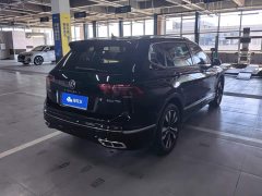 Volkswagen Tiguan L 330TSI Automatic FWD R-Line Comfort Edition - photo 3