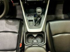 Toyota RAV4 2.0L CVT FWD Urban Edition - ფოტო 16
