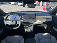 Volvo XC70 Plug-in Hybrid AWD Extended Range Core - ფოტო 5