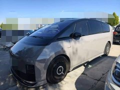 Li Auto MEGA Home Family Edition - ფოტო 1