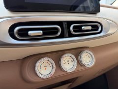 Wuling Hongguang MINIEV Fourth Generation Four-Door Premium Plus Edition - фото 15