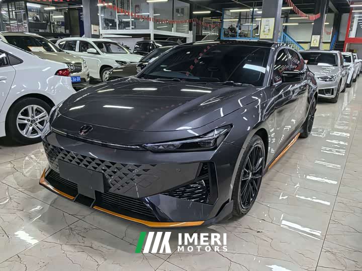 Changan UNI-V 1.5T Premium Sport - автомобиль из Китая