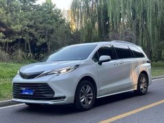 Toyota Sienna 2.5L Hybrid Comfort Edition - ფოტო 1