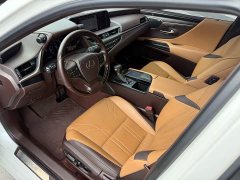 Lexus ES 300h Executive Edition National V Emission Standard - ფოტო 10