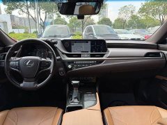 Lexus ES 300h Executive Edition National V Emission Standard - ფოტო 11