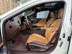 Lexus ES 300h Executive Edition National V Emission Standard - ფოტო 7