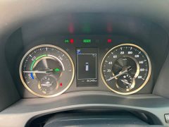 Toyota Alphard Hybrid 2.5L Luxury - фото 8