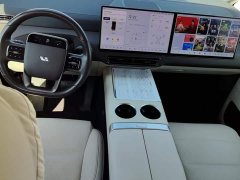 Li Auto Li Xiang MEGA Ultra - ფოტო 12