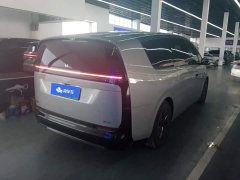 Li Auto Li Xiang MEGA Ultra - ფოტო 3