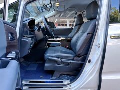 Honda Odyssey 2.0L e:HEV Sharp Comfort Edition - ფოტო 6