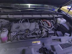 Toyota Highlander Hybrid 2.5L AWD Premium 7-Seater - фото 10