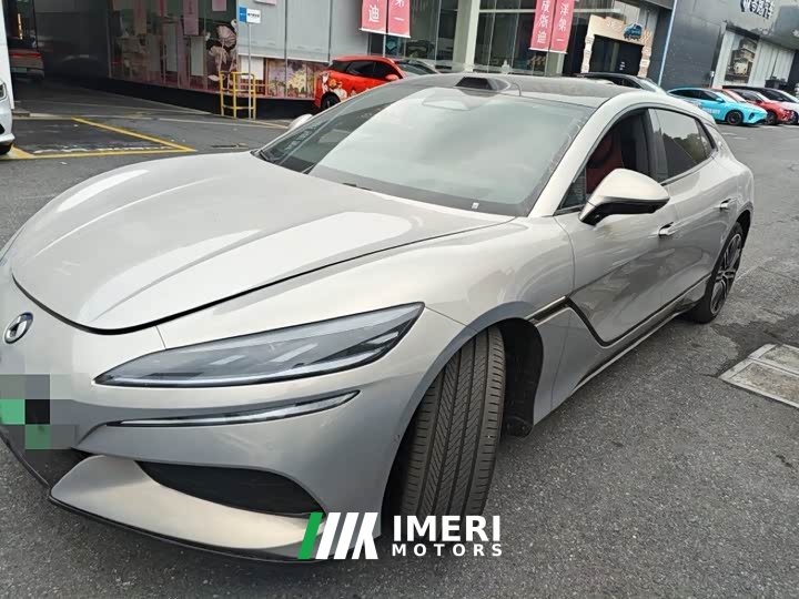 Denza Z9GT Flash Charging Flagship - автомобиль из Китая