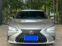 Lexus ES 200 Excellence Edition - photo 2