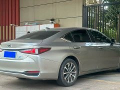 Lexus ES 200 Excellence Edition - photo 4