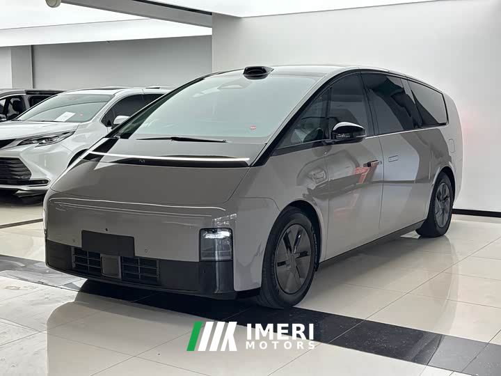 Li Auto Li Xiang MEGA Ultra