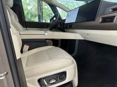 Li Auto Li Xiang MEGA Ultra - ფოტო 13
