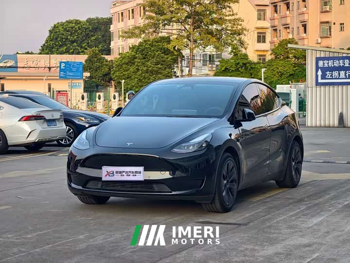 Tesla Model Y Rear-Wheel Drive