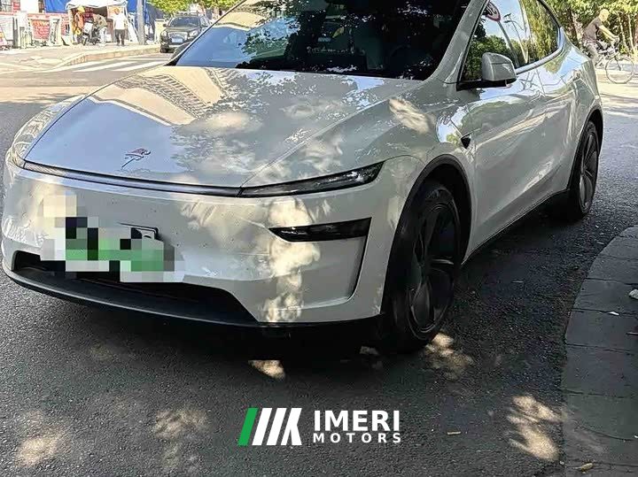 Tesla Model Y Long Range All-Wheel Drive