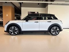 BMW MINI 2.0T COOPER S Artist 5-Door - ფოტო 2