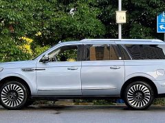 Lincoln Navigator 3.5T Long Wheelbase Presidential Edition - photo 3