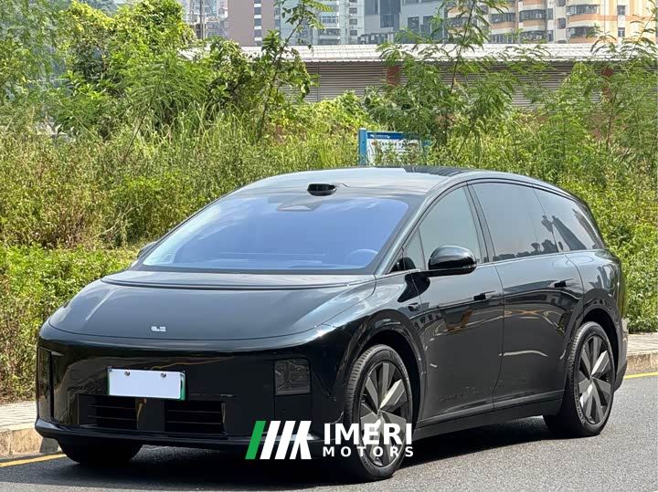 Li Auto i8 Standard Edition