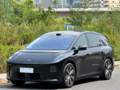 Li Auto i8 Standard Edition - фото 1