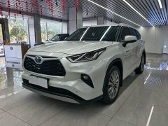 Toyota Highlander 2.5L Intelligent Hybrid AWD Premium 7-Seater - фото 1